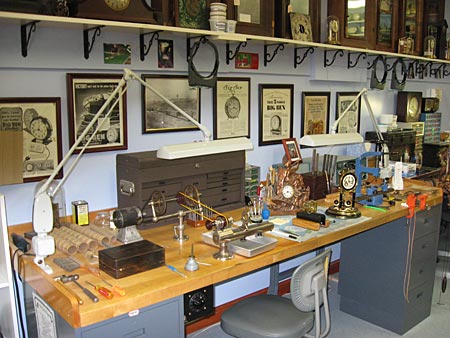 Repair workbench with lathe and bushing machine